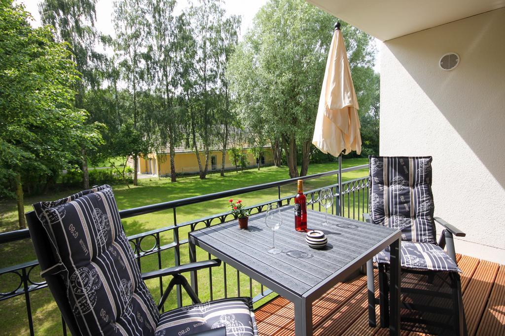Haus Pamir - Ferienwohnungen Ostseebad Nienhagen Exterior foto